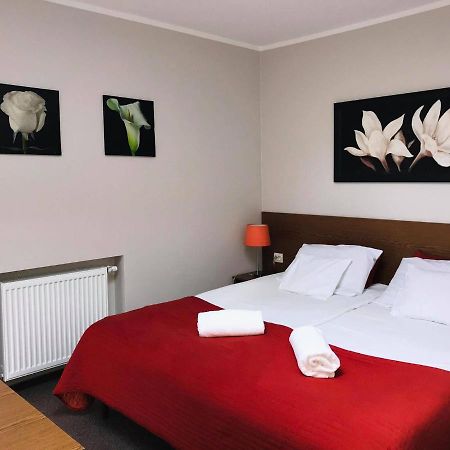 Astral Aparthotel ราชิน ภายนอก รูปภาพ
