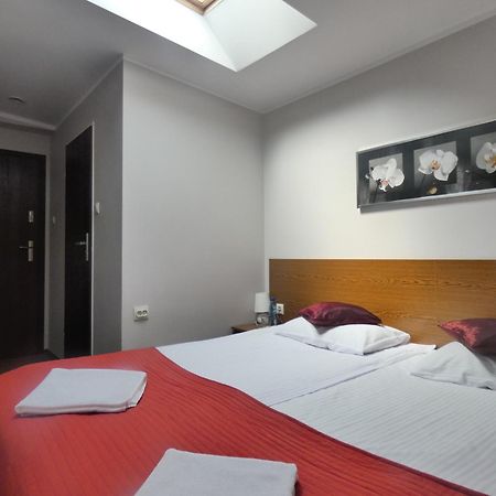 Astral Aparthotel ราชิน ภายนอก รูปภาพ