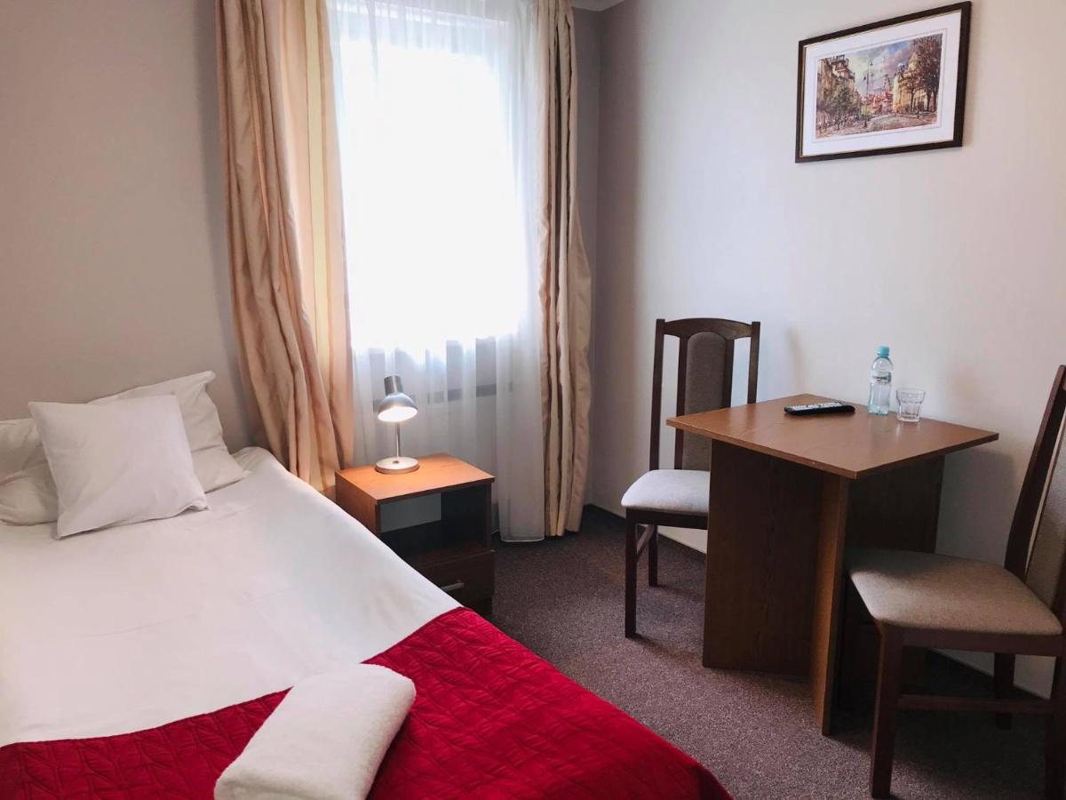 Astral Aparthotel ราชิน ภายนอก รูปภาพ