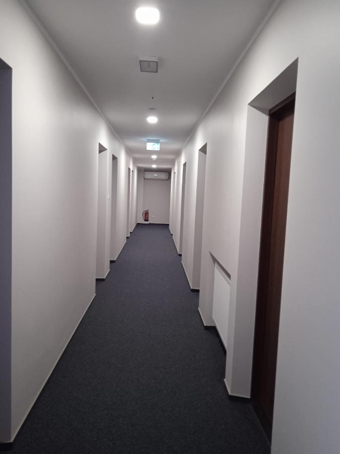 Astral Aparthotel ราชิน ภายนอก รูปภาพ